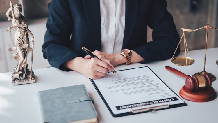 Contract Law, Drafting and Management for Beginners